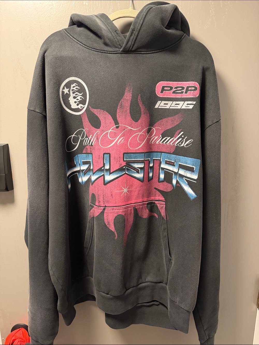 HELLSTAR RACER HOODIE 2XL LIKE NEW - Gray with Pink & Blue Print
